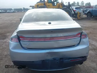 2017 Lincoln MKZ Reserve z VIN 3LN6L5E96HR649914, wystawiony jako IAAI lot #42136130 z przebiegiem 84 144 mil mil oraz . Historia ofert i sprzedaży dostępna na DreamBid. Obrazek 6.