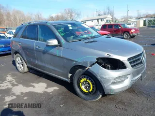 2015 Mercedes-Benz M ML 350 with VIN 4JGDA5HB0FA597716, listed as a IAAI auction lot 41524864 with 108,093 mi miles. Bid and sale history available at carsss.com. Image 1.