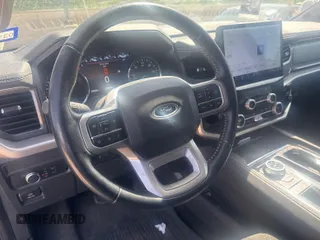 2022 Ford Expedition XLT with VIN 1FMJU1HT4NEA20657, listed as a IAAI auction lot 42152846 with 109,505 mi miles. Bid and sale history available at carsss.com. Image 1.