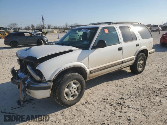 1998 Chevrolet Blazer LS z VIN 1GNDT13W9W2147761, wystawiony jako Copart lot #47551835 z przebiegiem 211 761 mil mil oraz Szkoda całkowita • Salvage title. Historia ofert i sprzedaży dostępna na DreamBid. Obrazek 1.