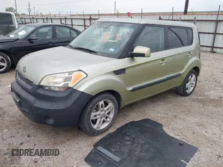 2011 Kia Soul + with VIN KNDJT2A22B7213906, listed as a IAAI auction lot 41947276 with 152,022 mi miles. Bid and sale history available at carsss.com. Image 17.