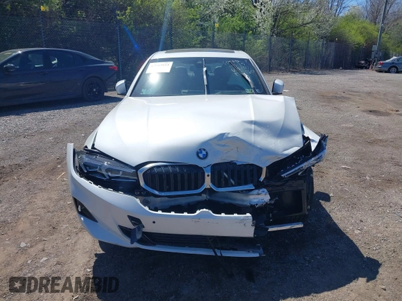 2024 BMW 3 Series 330i xDrive with VIN 3MW89FF09R8E25560, listed as a IAAI auction lot 42003973 with Not Provided miles. Bid and sale history available at carsss.com. Image 13.