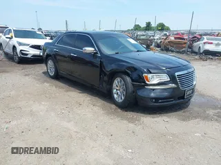 2012 Chrysler 300 C z VIN 2C3CCAET4CH288784, wystawiony jako IAAI lot #39522457 z przebiegiem 185 234 mil mil oraz . Historia ofert i sprzedaży dostępna na DreamBid. Obrazek 1.