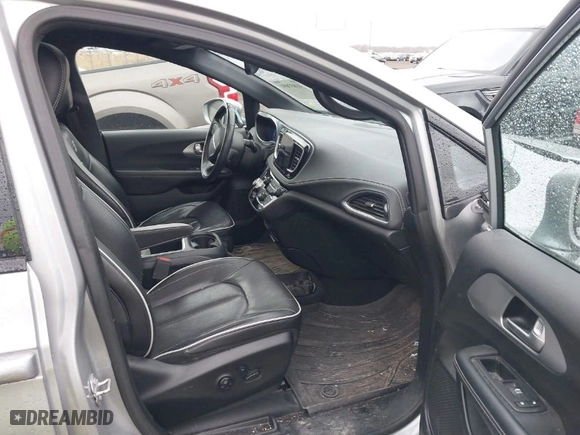 2018 Chrysler Pacifica Limited with VIN 2C4RC1GG2JR230718, listed as a IAAI auction lot 41837691 with 109,811 mi miles. Bid and sale history available at carsss.com. Image 5.