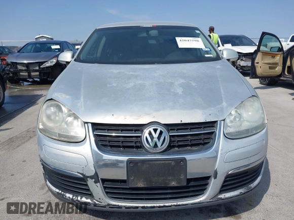 2010 Volkswagen Jetta Limited Edition z VIN 3VWAX7AJ2AM078677, wystawiony jako IAAI lot #42047598 z przebiegiem 193 291 mil mil oraz . Historia ofert i sprzedaży dostępna na DreamBid. Obrazek 6.