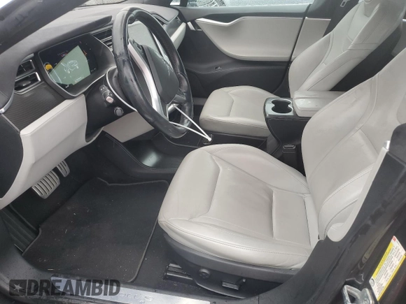 2016 Tesla Model S 90D z VIN 5YJSA1E47GF129744, wystawiony jako Copart lot #47797395 z przebiegiem 87 678 mil mil oraz Szkoda całkowita • Salvage title. Historia ofert i sprzedaży dostępna na DreamBid. Obrazek 7.