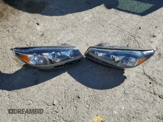 2020 Kia Sorento LX V6 with VIN 5XYPG4A55LG695652, listed as a Copart auction lot 88478465 with 88,107 mi miles and Salvage Title. Bid and sale history available at carsss.com. Image 13.