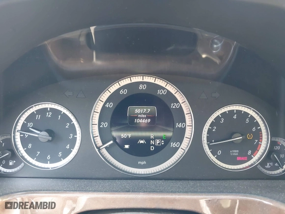 2013 Mercedes-Benz E-Class E 350 Luxury with VIN WDDHF8JB0DA707640, listed as a IAAI auction lot 41916454 with 104,469 mi miles. Bid and sale history available at carsss.com. Image 7.