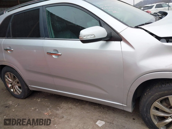 2011 Kia Sorento SX with VIN 5XYKW4A26BG098494, listed as a IAAI auction lot 41246531 with 200,901 mi miles. Bid and sale history available at carsss.com. Image 14.