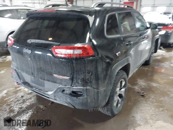 2018 Jeep Cherokee Trailhawk z VIN 1C4PJMBB8JD567438, wystawiony jako IAAI lot #41620927 z przebiegiem 109 041 mil mil oraz . Historia ofert i sprzedaży dostępna na DreamBid. Obrazek 4.