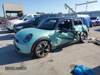 2025 MINI Hardtop Cooper S with VIN WMW23GD09S2W20529, listed as a Copart auction lot 69947584 with 1,248 mi miles and Salvage Title. Bid and sale history available at DreamBid. Image 1.