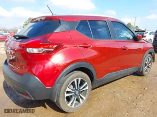 2018 Nissan Kicks SV with VIN 3N1CP5CU5JL517564, listed as a IAAI auction lot 41420021 with 79,472 mi miles. Bid and sale history available at carsss.com. Image 4.