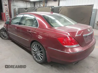 2006 Acura RL z VIN JH4KB16566C008802, wystawiony jako IAAI lot #41457360 z przebiegiem 212 443 mil mil oraz . Historia ofert i sprzedaży dostępna na DreamBid. Obrazek 3.