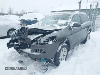 2018 Jeep Cherokee Latitude Plus z VIN 1C4PJMLB1JD530195, wystawiony jako IAAI lot #41629474 z przebiegiem 202 827 mil mil oraz . Historia ofert i sprzedaży dostępna na DreamBid. Obrazek 2.