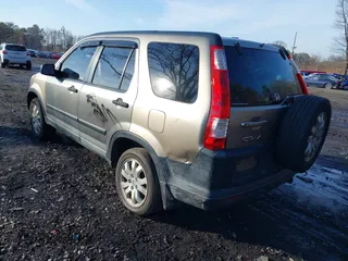 2005 Honda CR-V EX with VIN SHSRD78895U328047, listed as a IAAI auction lot 41493071 with 234,589 mi miles. Bid and sale history available at carsss.com. Image 3.