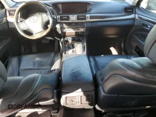 2013 Lexus LS 460 z VIN JTHBL5EF8D5123255, wystawiony jako Copart lot #76777644 z przebiegiem Nie podano mil oraz Szkoda całkowita • Salvage title. Historia ofert i sprzedaży dostępna na DreamBid. Obrazek 8.