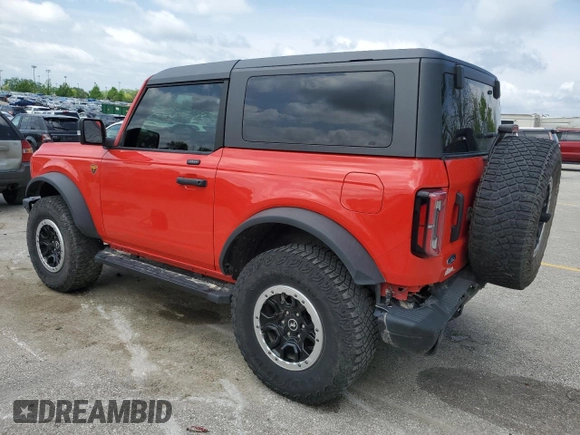 2021 Ford Bronco z VIN 1FMDE5CP7MLB07037, wystawiony jako Copart lot #54140385 z przebiegiem 56 403 mil mil oraz Szkoda całkowita • Salvage title. Historia ofert i sprzedaży dostępna na DreamBid. Obrazek 2.