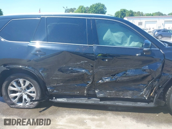 2024 Toyota Highlander XLE z VIN 5TDAAAB51RS058547, wystawiony jako IAAI lot #41967637 z przebiegiem 13 191 mil mil oraz . Historia ofert i sprzedaży dostępna na DreamBid. Obrazek 17.