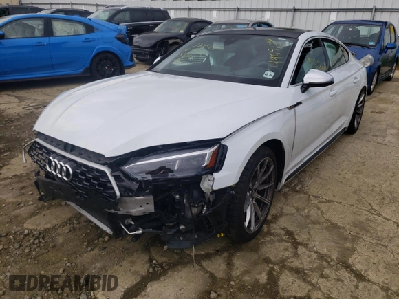 2019 Audi RS 5 Sportback z VIN WUABWCF54KA903957, wystawiony jako Copart lot #49552262 z przebiegiem Nie podano mil oraz . Historia ofert i sprzedaży dostępna na DreamBid. Obrazek 2.