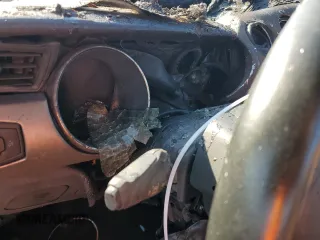 2022 Ford Mustang EcoBoost с VIN 1FATP8UH0N5103135, выставлен на аукционе Copart как лот 57227615 с пробегом Не указан миль и На запчасти • Non repairable. История ставок и продаж доступна на DreamBid. Изображение 9.