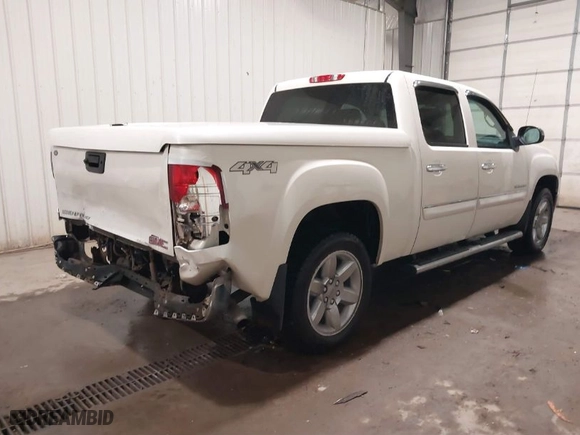 2013 GMC Sierra 1500 SLT with VIN 3GTP2WE76DG197565, listed as a IAAI auction lot 41344388 with 134,972 mi miles. Bid and sale history available at carsss.com. Image 4.
