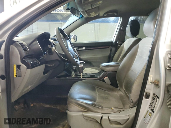 2015 Kia Sorento LX with VIN 5XYKTCA60FG593933, listed as a Copart auction lot 50610885 with 293,416 mi miles and Clean Title. Bid and sale history available at DreamBid. Image 7.