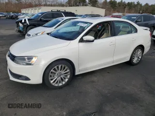 2014 Volkswagen Jetta SEL z VIN 3VWL17AJ2EM218808, wystawiony jako Copart lot #46510195 z przebiegiem 36 657 mil mil oraz Szkoda całkowita • Salvage title. Historia ofert i sprzedaży dostępna na DreamBid. Obrazek 1.