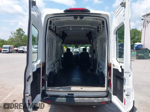 2019 Ford Transit z VIN 1FTBW2XG5KKB23337, wystawiony jako IAAI lot #42846883 z przebiegiem 65 369 mil mil oraz . Historia ofert i sprzedaży dostępna na DreamBid. Obrazek 20.