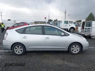 2005 Toyota Prius with VIN JTDKB22UX53105763, listed as a IAAI auction lot 40792034 with 188,889 mi miles. Bid and sale history available at carsss.com. Image 13.