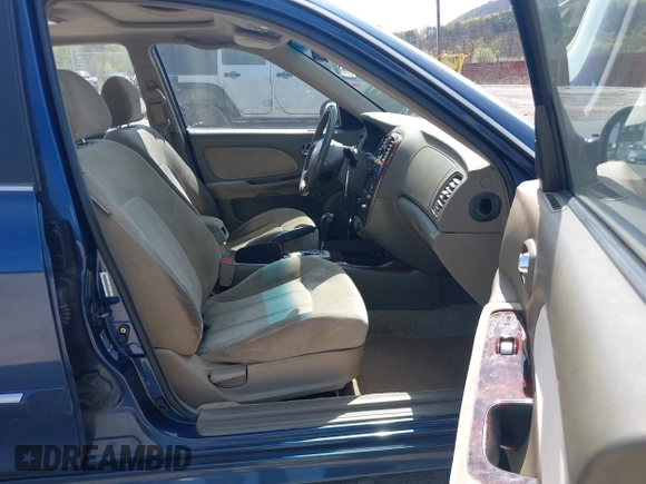 2004 Hyundai Sonata GLS with VIN KMHWF35H94A996905, listed as a IAAI auction lot 42070412 with 180,884 mi miles. Bid and sale history available at carsss.com. Image 5.