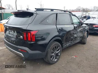 2021 Kia Sorento EX with VIN 5XYRHDLF9MG064111, listed as a IAAI auction lot 41174771 with 28,697 mi miles. Bid and sale history available at carsss.com. Image 4.