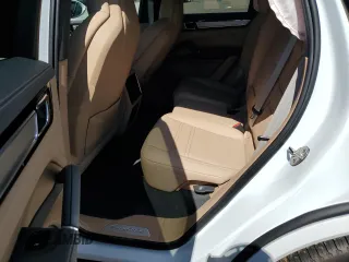 2023 Porsche Cayenne E-Hybrid z VIN WP1BE2AY0PDA28263, wystawiony jako Copart lot #67593303 z przebiegiem 6 944 mil mil oraz . Historia ofert i sprzedaży dostępna na DreamBid. Obrazek 10.