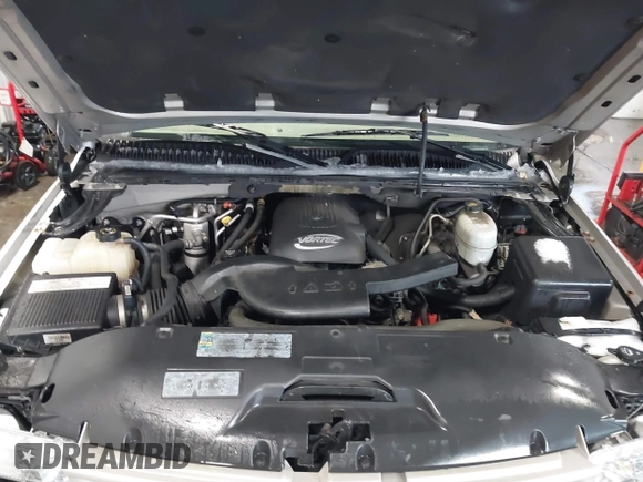 2005 Chevrolet Suburban Z71 with VIN 3GNFK16Z95G265896, listed as a IAAI auction lot 41248931 with 206,062 mi miles. Bid and sale history available at carsss.com. Image 10.