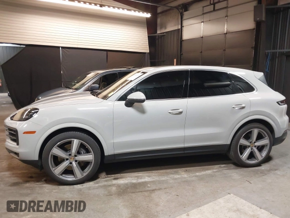 2024 Porsche Cayenne z VIN WP1AA2AY5RDA01585, wystawiony jako IAAI lot #41908153 z przebiegiem 15 559 mil mil oraz . Historia ofert i sprzedaży dostępna na DreamBid. Obrazek 14.