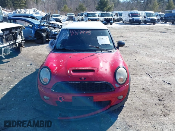2009 MINI Hardtop S with VIN WMWMF73589TT95974, listed as a IAAI auction lot 41617775 with Not provided miles and . Bid and sale history available at DreamBid. Image 12.