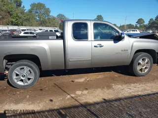 2012 Chevrolet Silverado 1500 LT with VIN 1GCRCSE06CZ277402, listed as a IAAI auction lot 40880052 with 140,769 mi miles. Bid and sale history available at carsss.com. Image 14.