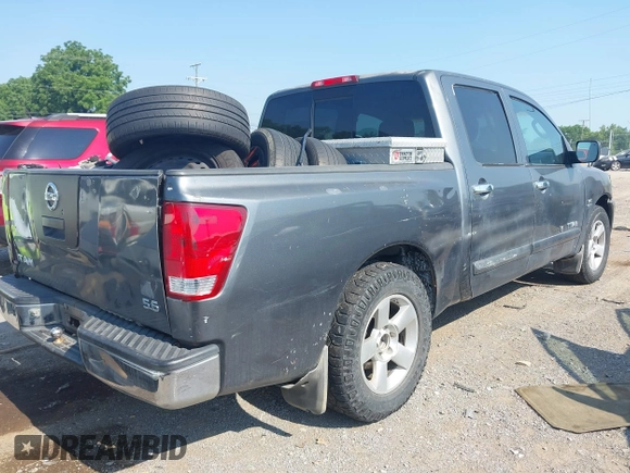 2004 Nissan Titan SE z VIN 1N6AA07A64N548266, wystawiony jako IAAI lot #42596026 z przebiegiem 204 226 mil mil oraz . Historia ofert i sprzedaży dostępna na DreamBid. Obrazek 4.