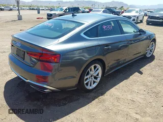 2024 Audi A5 Sportback S line Premium Plus z VIN WAUFACF50RA024105, wystawiony jako IAAI lot #42014640 z przebiegiem 40 871 mil mil oraz . Historia ofert i sprzedaży dostępna na DreamBid. Obrazek 4.