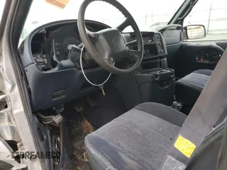 2000 Chevrolet Astro with VIN 1GNEL19W9YB176191, listed as a Copart auction lot 80102404 with Not Provided miles and Salvage Title. Bid and sale history available at carsss.com. Image 8.