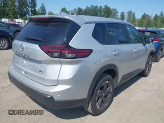 2024 Nissan Rogue SV z VIN 5N1BT3BA4RC678510, wystawiony jako IAAI lot #42408399 z przebiegiem 32 966 mil mil oraz . Historia ofert i sprzedaży dostępna na DreamBid. Obrazek 4.