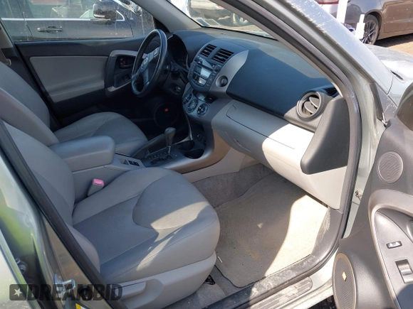 2008 Toyota RAV4 Ltd with VIN JTMBK31V685058112, listed as a IAAI auction lot 41757328 with 194,563 mi miles. Bid and sale history available at carsss.com. Image 5.