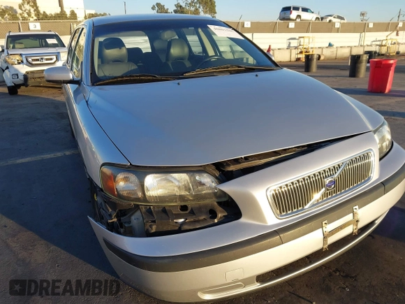 2004 Volvo V70 with VIN YV1SW59V642361434, listed as a IAAI auction lot 40801585 with 119,419 mi miles. Bid and sale history available at carsss.com. Image 6.