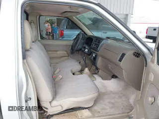 1999 Nissan Frontier XE z VIN 1N6DD21S8XC301171, wystawiony jako IAAI lot #42451683 z przebiegiem 226 673 mil mil oraz . Historia ofert i sprzedaży dostępna na DreamBid. Obrazek 5.