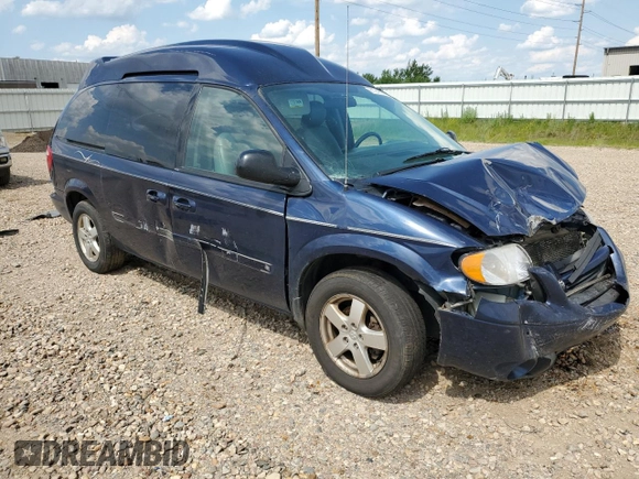 2005 Dodge Caravan SXT with VIN 2D4GP44L95R424704, listed as a Copart auction lot 61243925 with 190,608 mi miles and Salvage title. Bid and sale history available at DreamBid. Image 4.