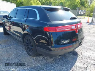 2010 Lincoln MKT EcoBoost with VIN 2LMHJ5AT4ABJ25332, listed as a IAAI auction lot 42176728 with Not Provided miles and . Bid and sale history available at DreamBid. Image 3.