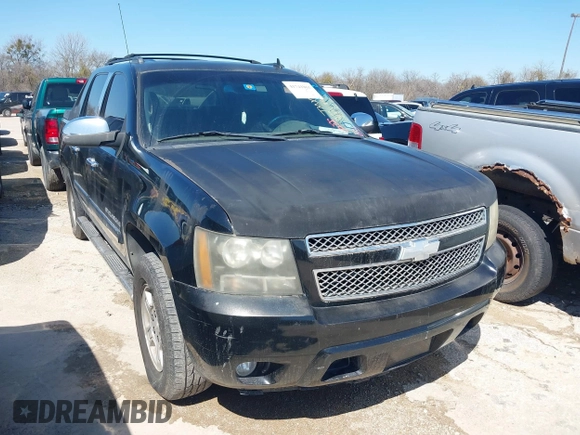 2008 Chevrolet Avalanche LTZ z VIN 3GNEC12018G291364, wystawiony jako IAAI lot #41741861 z przebiegiem 220 181 mil mil oraz . Historia ofert i sprzedaży dostępna na DreamBid. Obrazek 1.