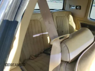 1985 Oldsmobile Toronado Custom Brougham z VIN 1G3EZ57Y6FE321802, wystawiony jako Copart lot #77305454 z przebiegiem 51 559 mil mil oraz Szkody całkowita. Historia ofert i sprzedaży dostępna na DreamBid. Obrazek 10.