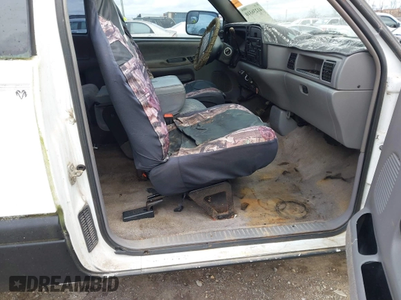 1996 Dodge Ram 2500 with VIN 3B7KC23CXTM147915, listed as a IAAI auction lot 41236310 with 211,518 mi miles. Bid and sale history available at carsss.com. Image 5.