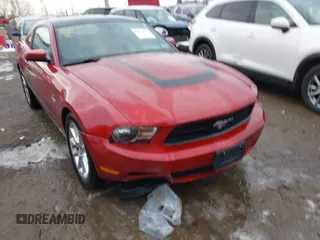 2011 Ford Mustang V6 with VIN 1ZVBP8AM0B5124826, listed as a IAAI auction lot 41639926 with 211,934 mi miles and . Bid and sale history available at carsss.com. Image 6.