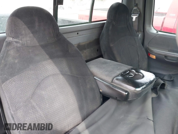 2000 Ford F-150 XL с VIN 1FTRF18L2YNA83696, выставлен на аукционе IAAI как лот 42047463 с пробегом Не указан миль и . История ставок и продаж доступна на DreamBid. Изображение 8.